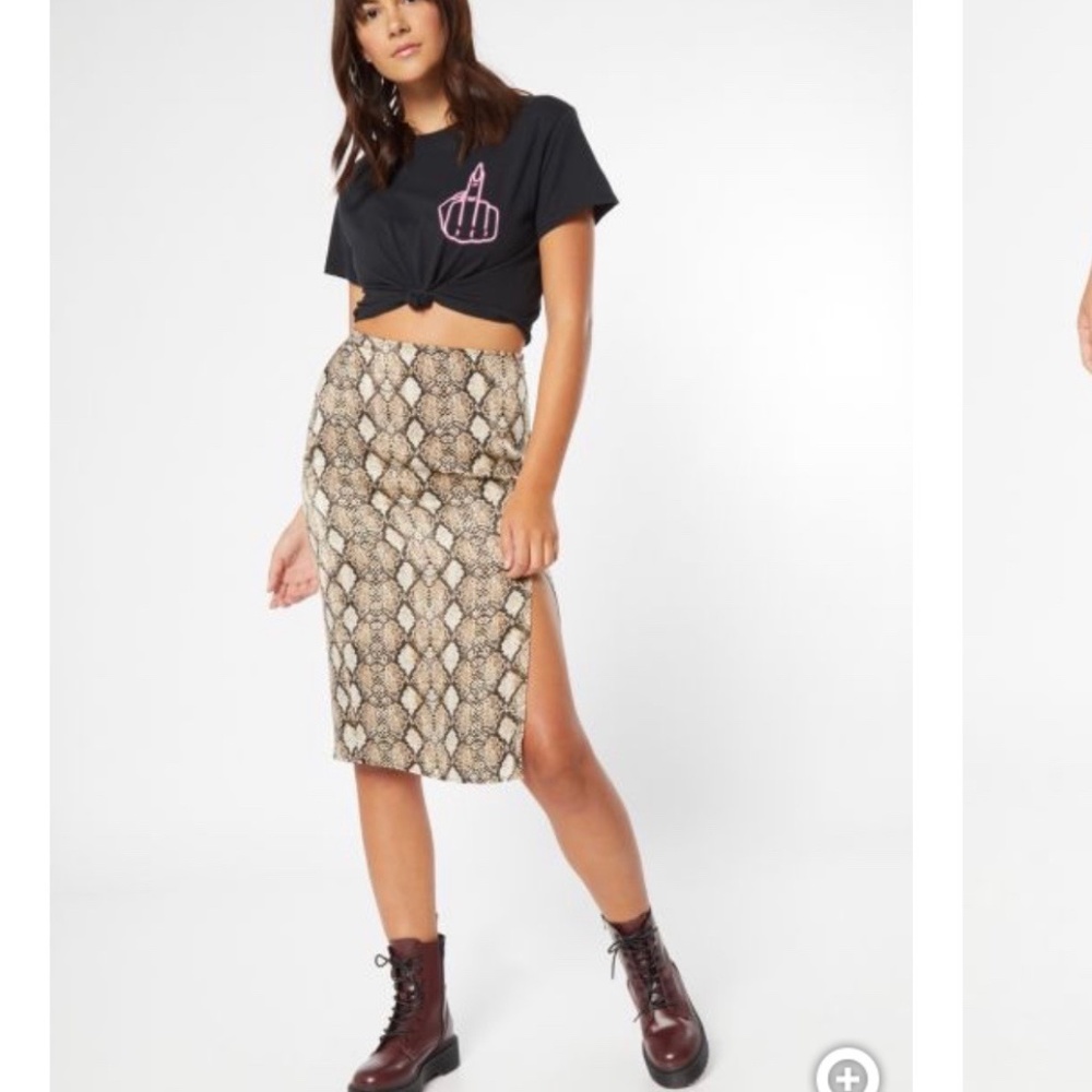 🦋 High Rise Snake Skin Midi Skirt with Slit